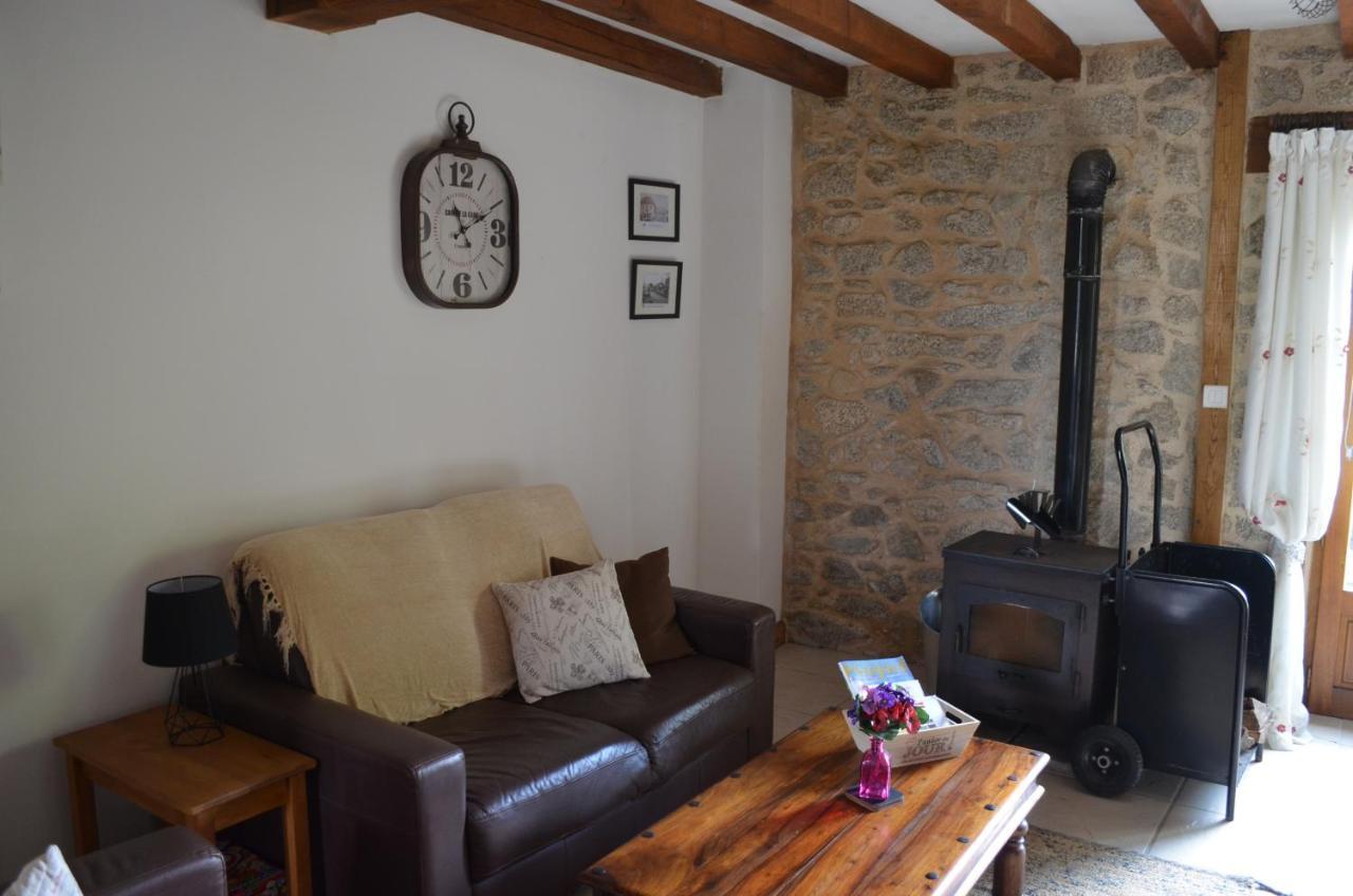 Character 2 Bed Cottage Within Walking Distance Of Bar/Restaurants Piégut-Pluviers Eksteriør bilde